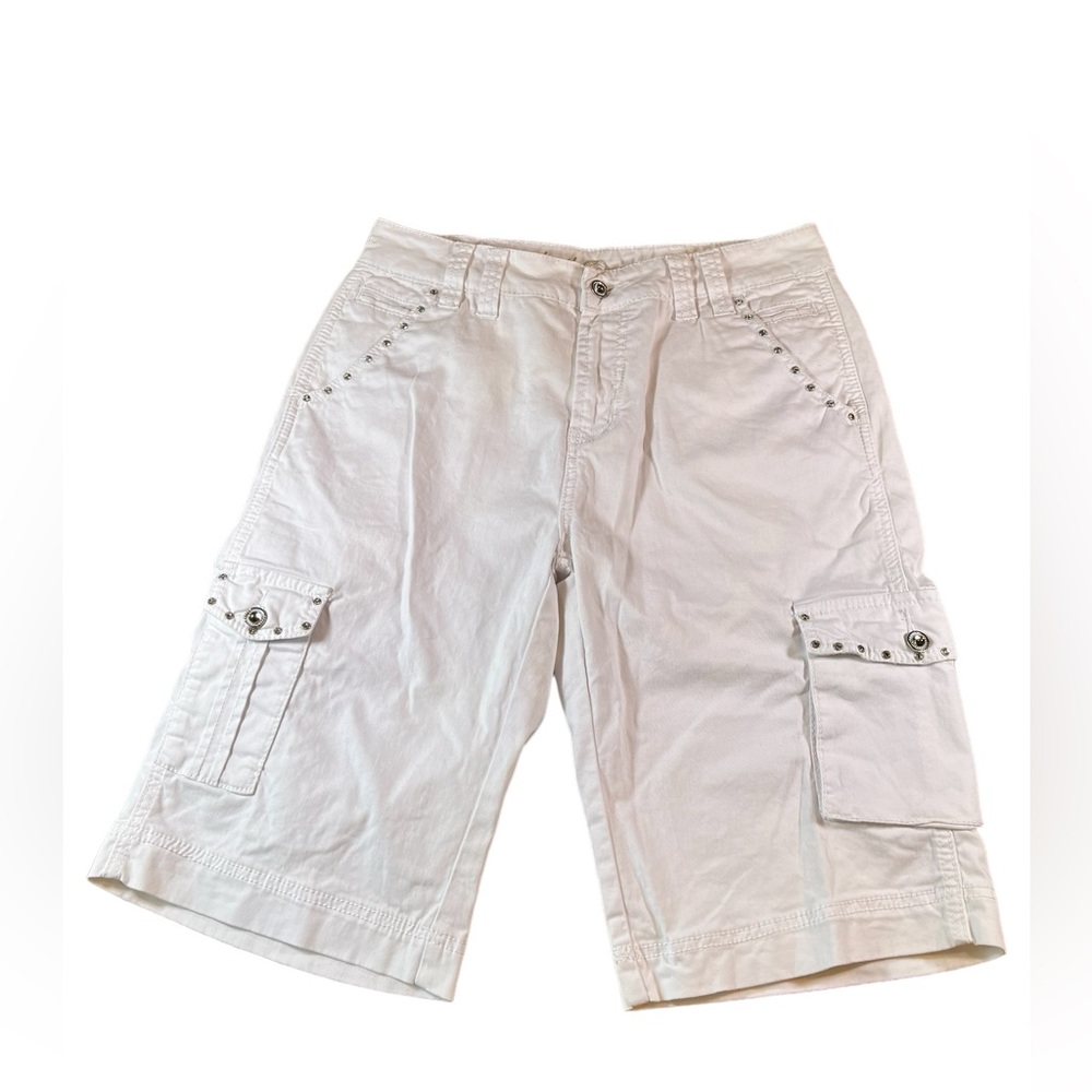 Ethyl Classic Capri/Cargo Shorts. Size 10. White